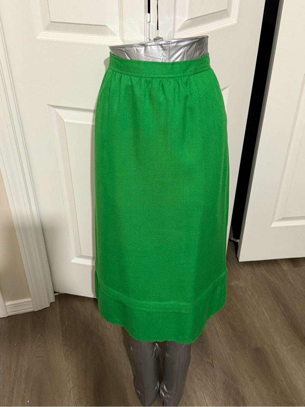 Vintage Women's Green Scalloped Hem Pencil Skirt 16